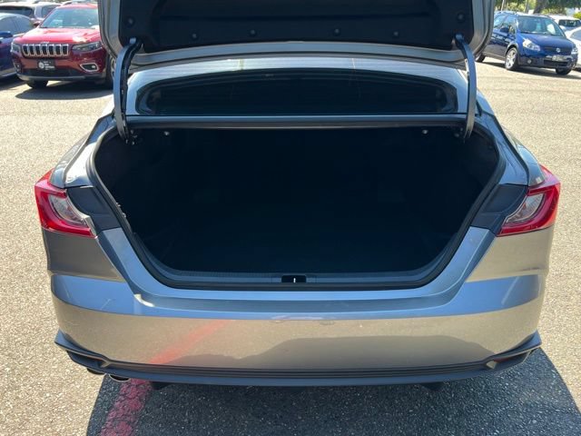 Used 2025 Toyota Camry SE w/ Convenience Package AWD/4WD image 12