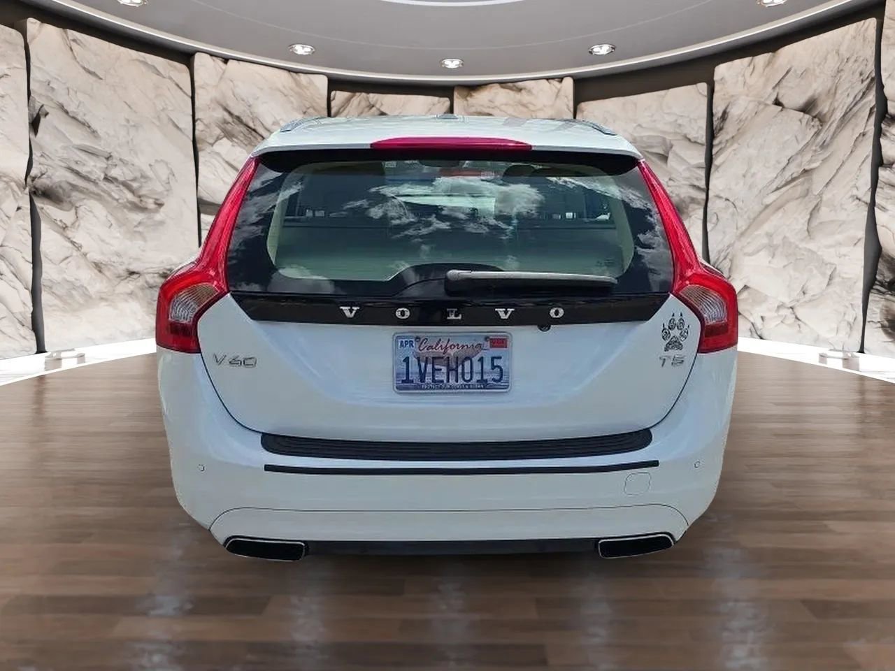 Used 2015 Volvo V60 T5 Premier w/ Convenience Package image 5
