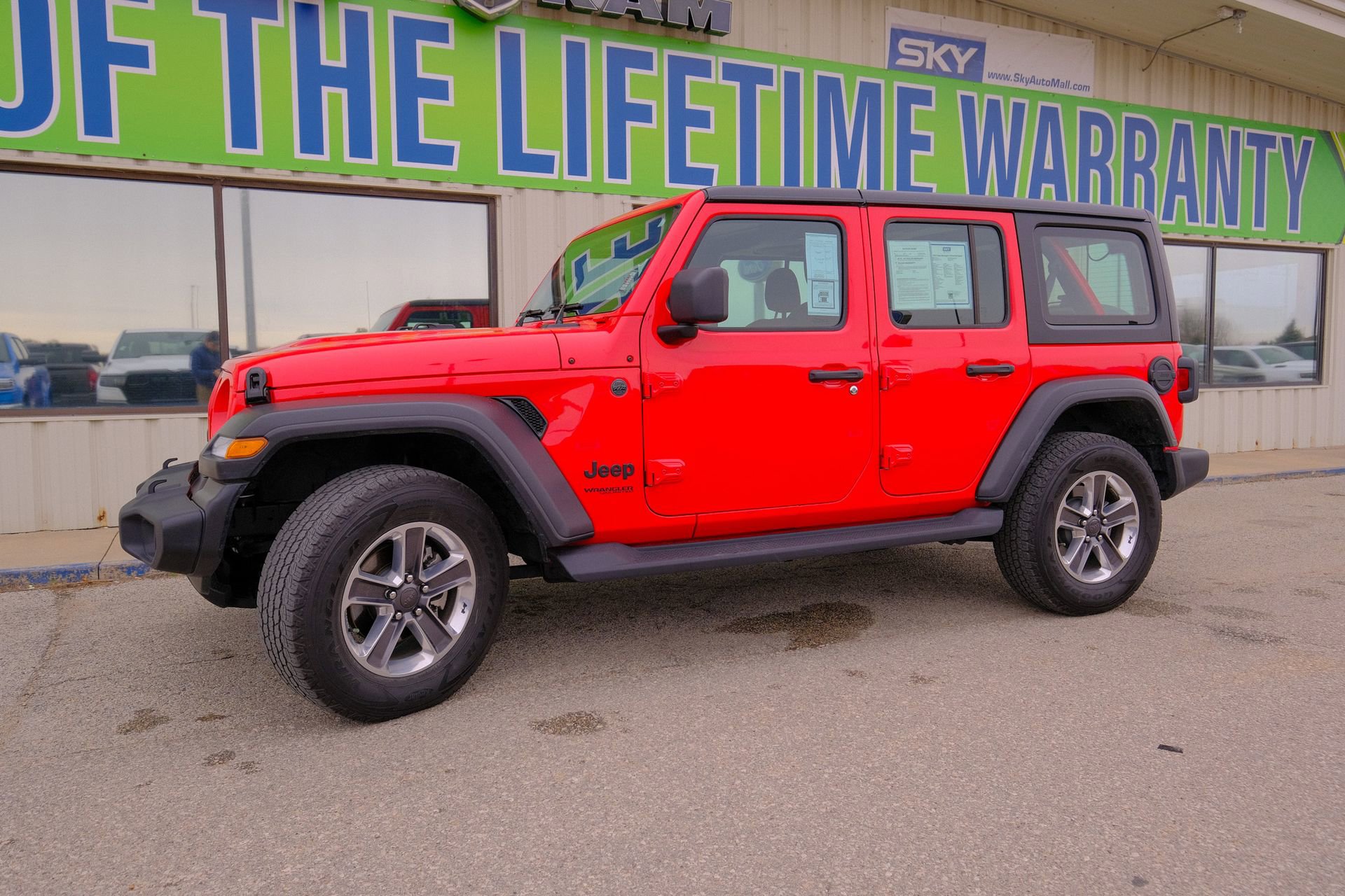 Used 2022 Jeep Wrangler Unlimited Sport image 2