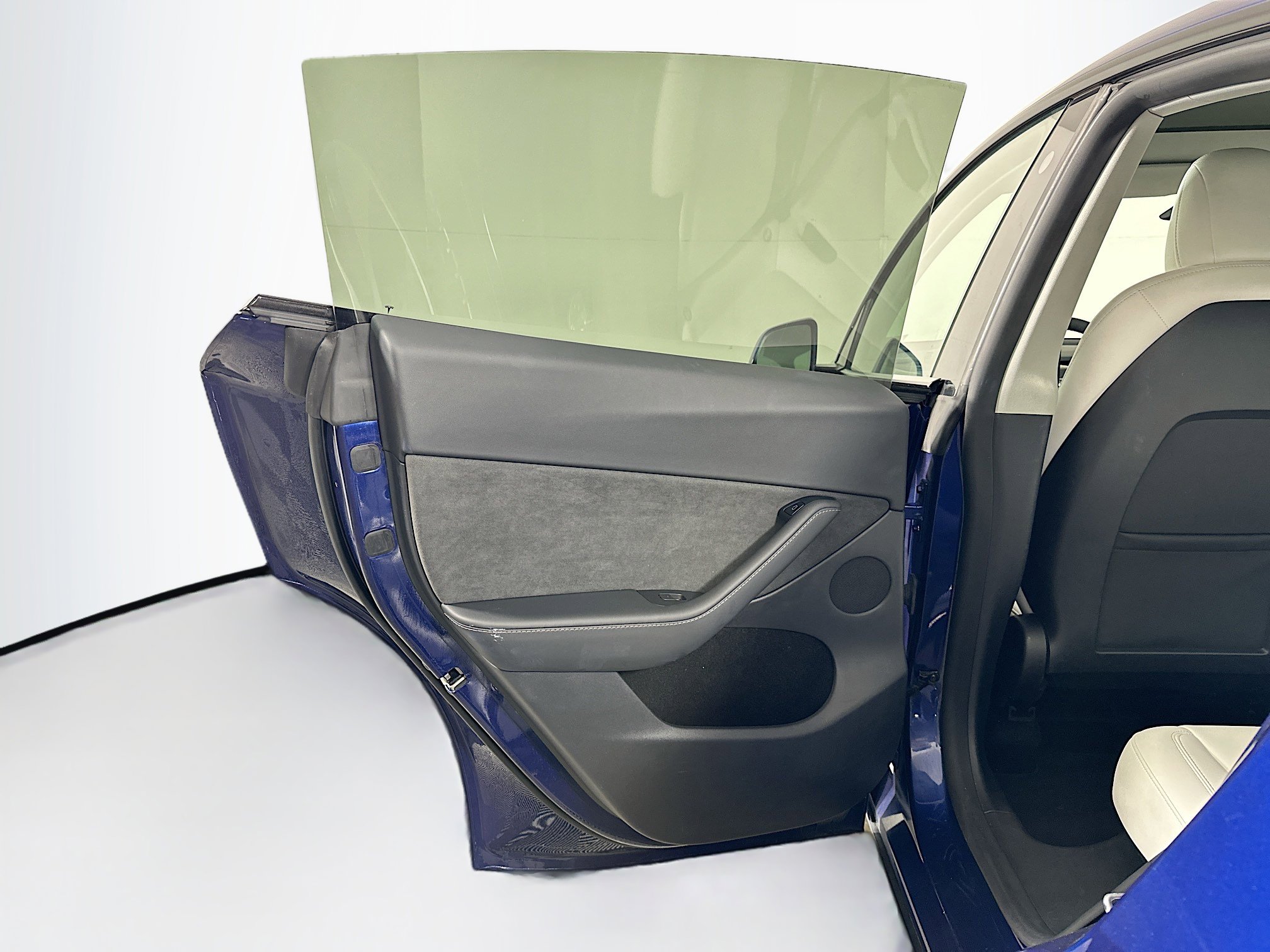 Used 2022 Tesla Model Y Long Range image 27