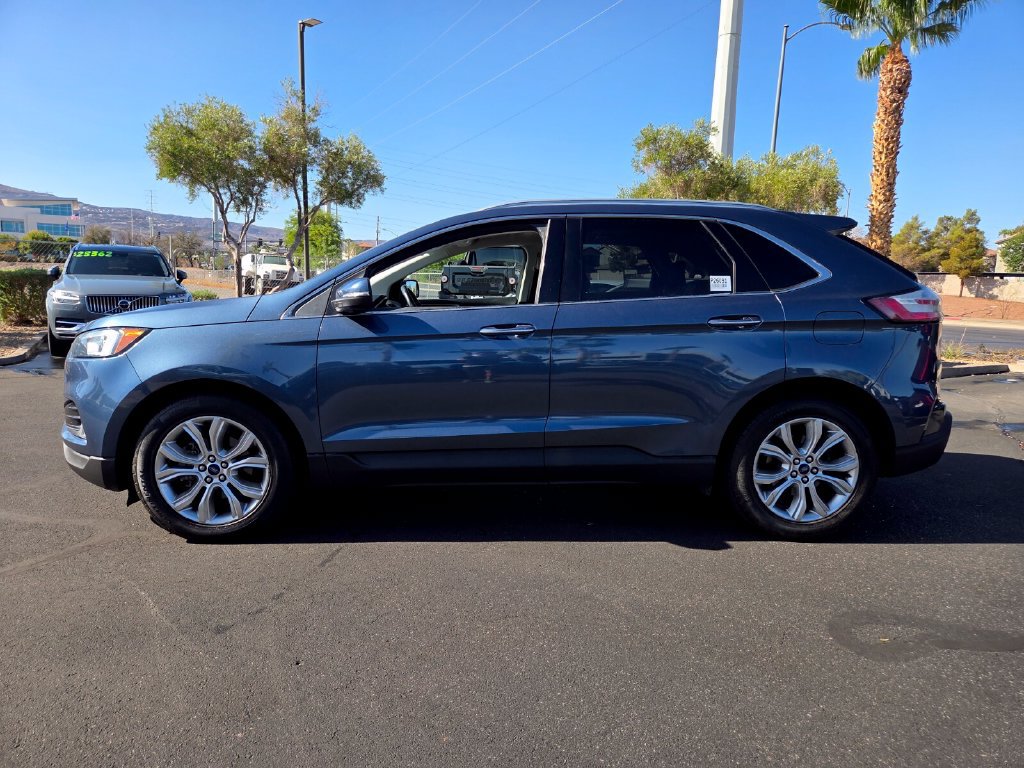 Used 2019 Ford Edge Titanium FWD image 3