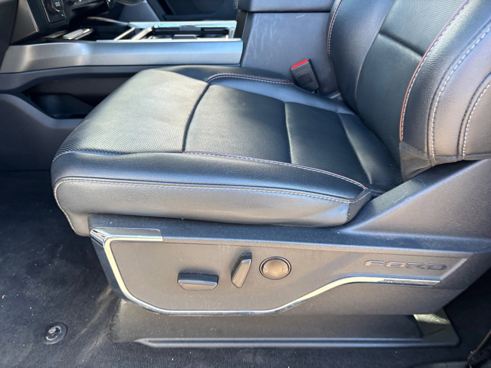 Used 2023 Ford F450 Lariat w/ Lariat Ultimate Package image 13