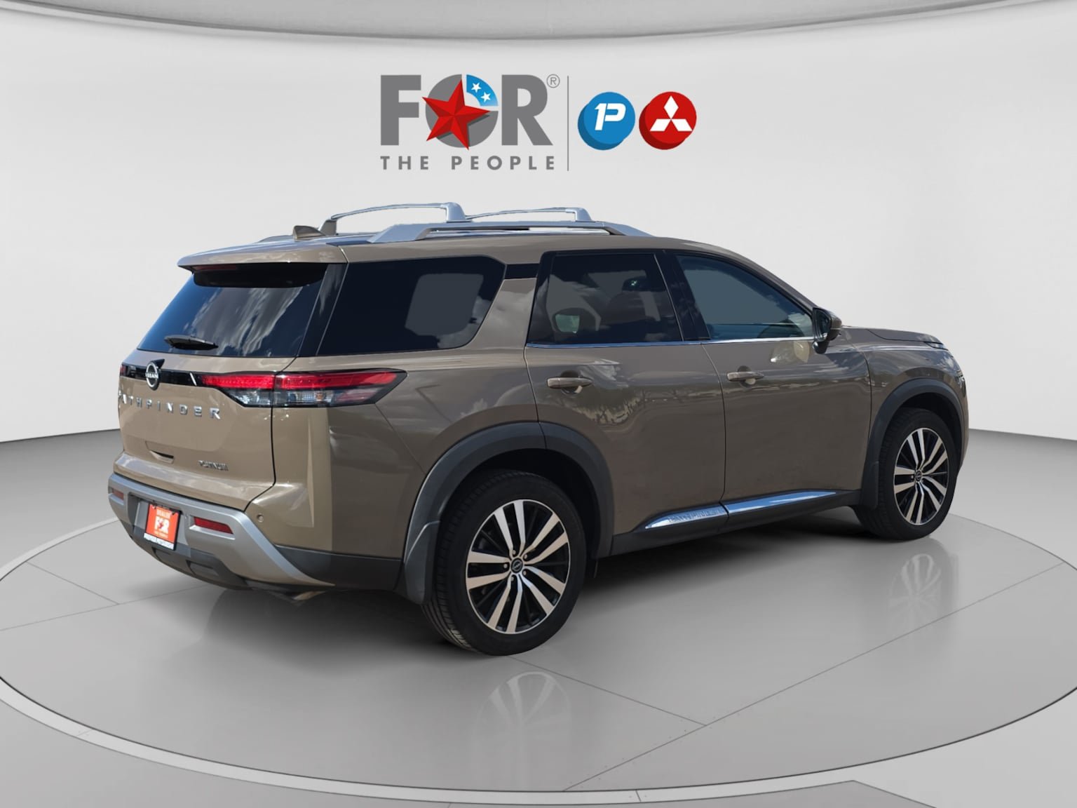 Used 2024 Nissan Pathfinder Platinum FWD image 5