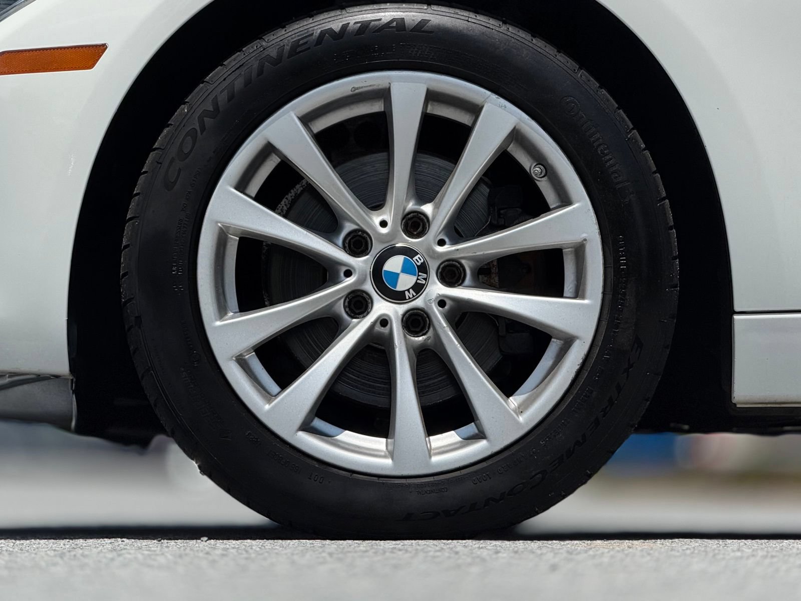 Used 2018 BMW 320i xDrive Sedan AWD/4WD image 18