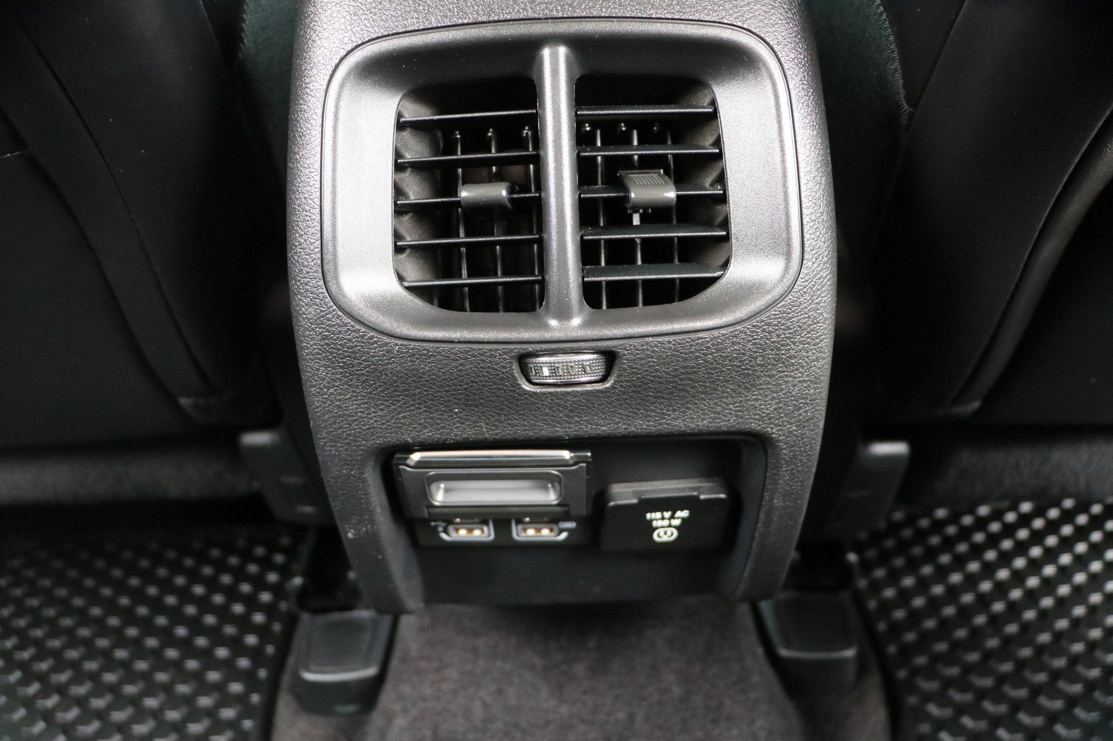 Used 2019 Jeep Cherokee Trailhawk AWD/4WD image 32