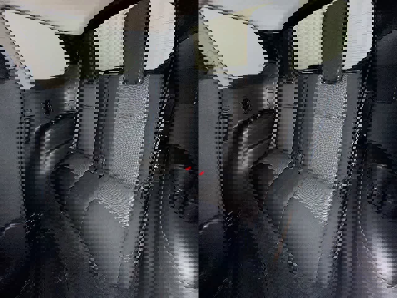 Used 2018 Nissan Pathfinder SV image 22