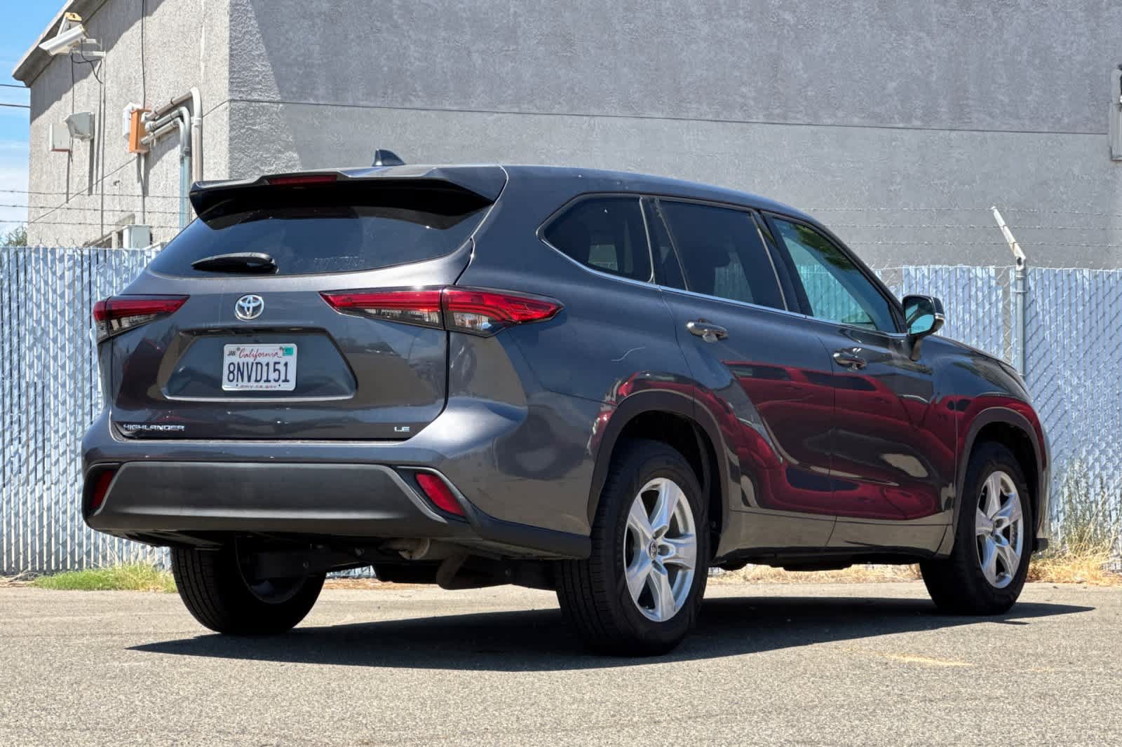 Certified 2020 Toyota Highlander LE FWD image 3