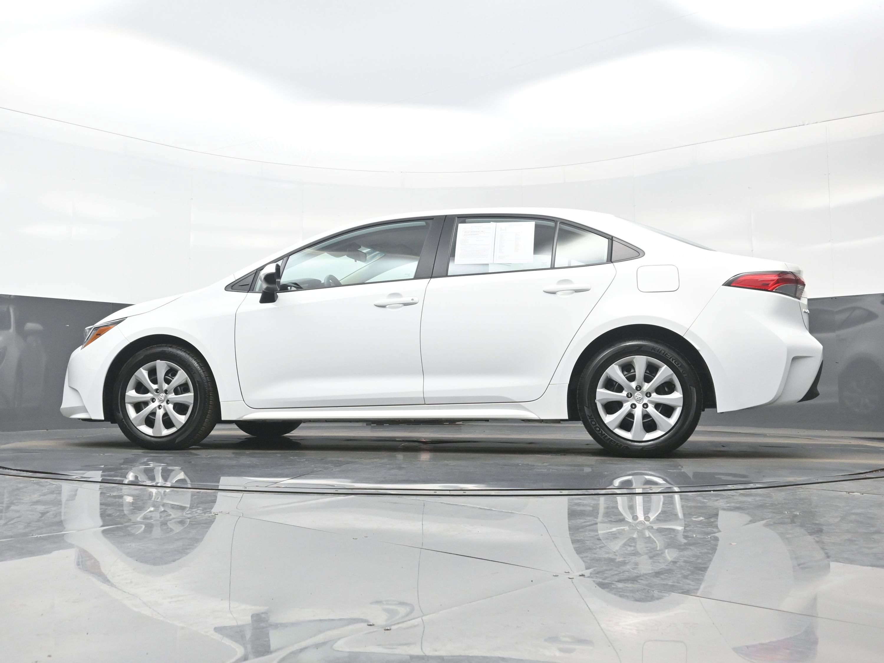 Used 2025 Toyota Corolla LE image 25