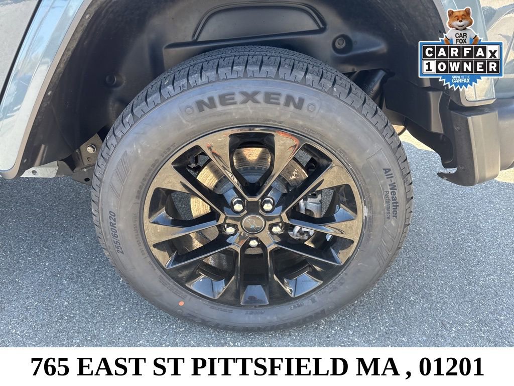 Used 2024 Jeep Wrangler Unlimited Sahara w/ Technology Group AWD/4WD image 30