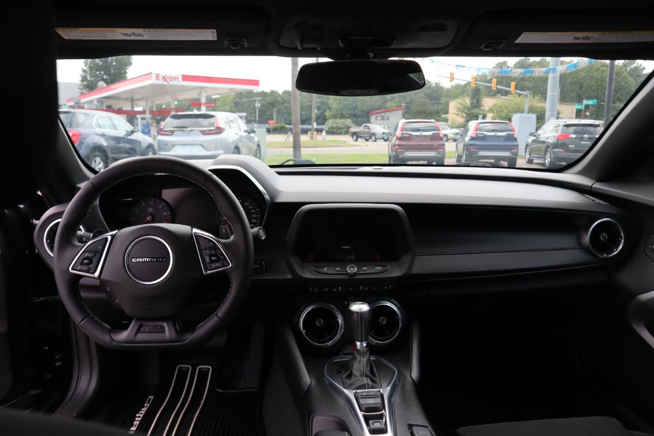 Used 2017 Chevrolet Camaro SS RWD image 16