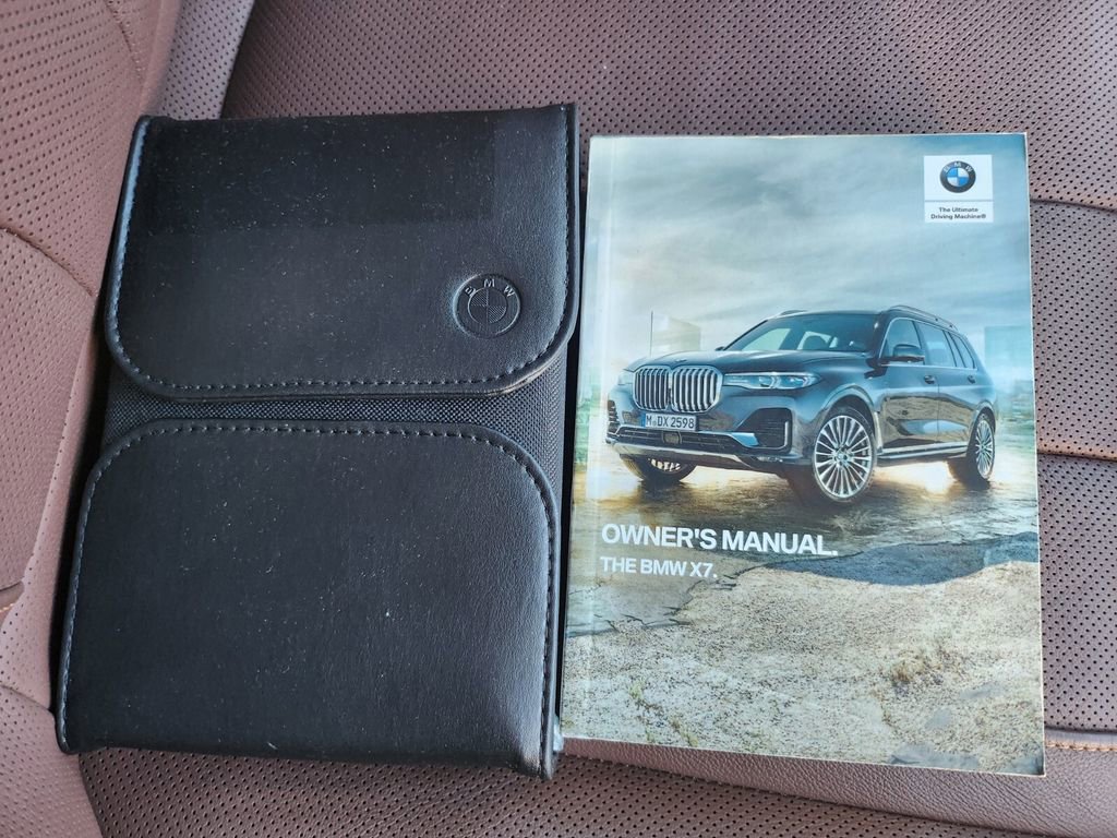 Used 2022 BMW X7 M50i w/ Dynamic Handling Package image 41