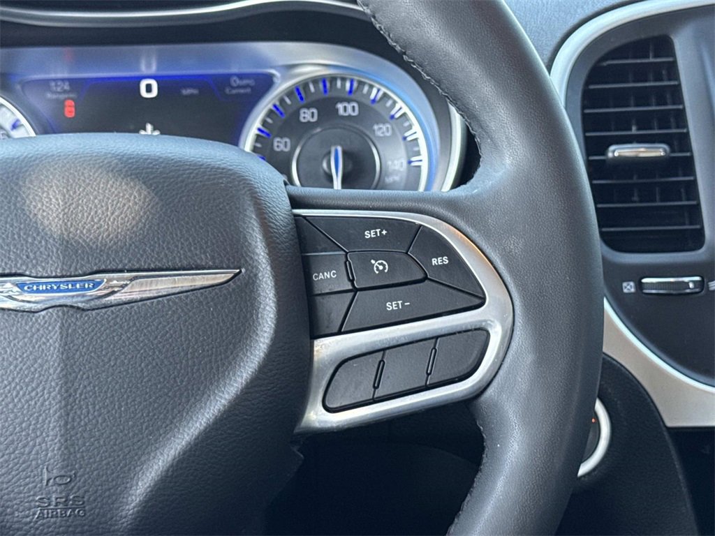 Used 2023 Chrysler 300 Touring image 11