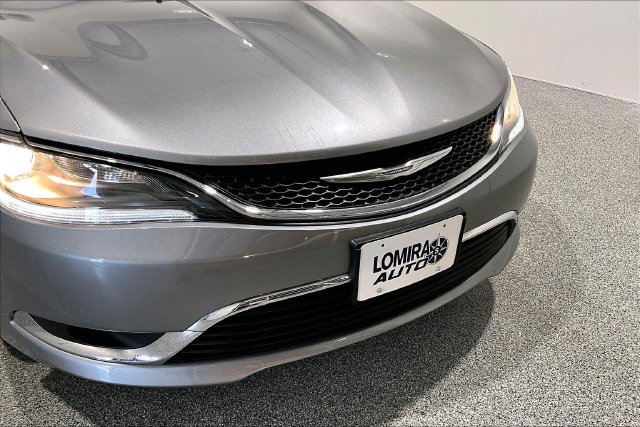 Used 2016 Chrysler 200 Limited FWD image 39