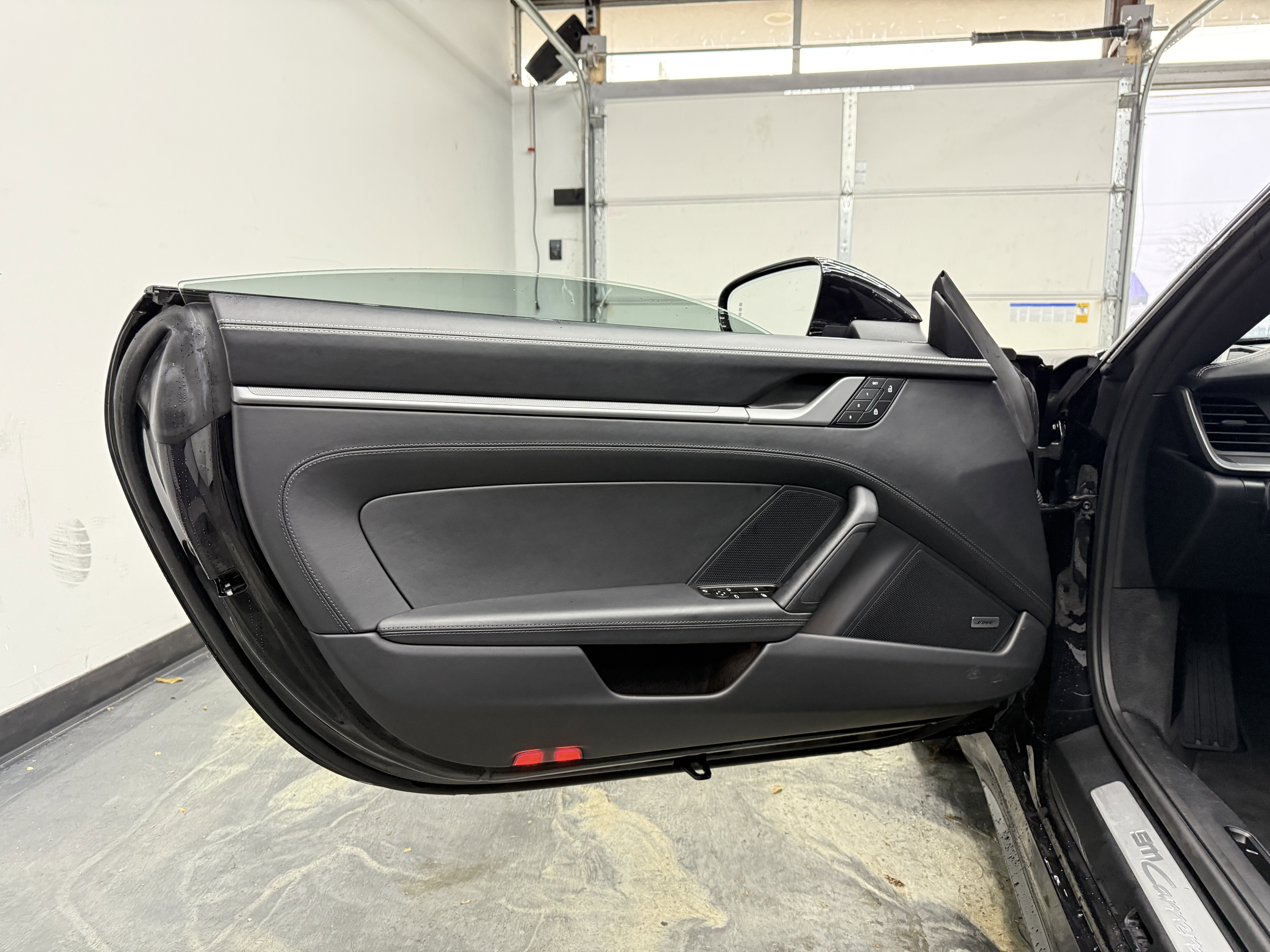 Used 2025 Porsche 911 Carrera image 11