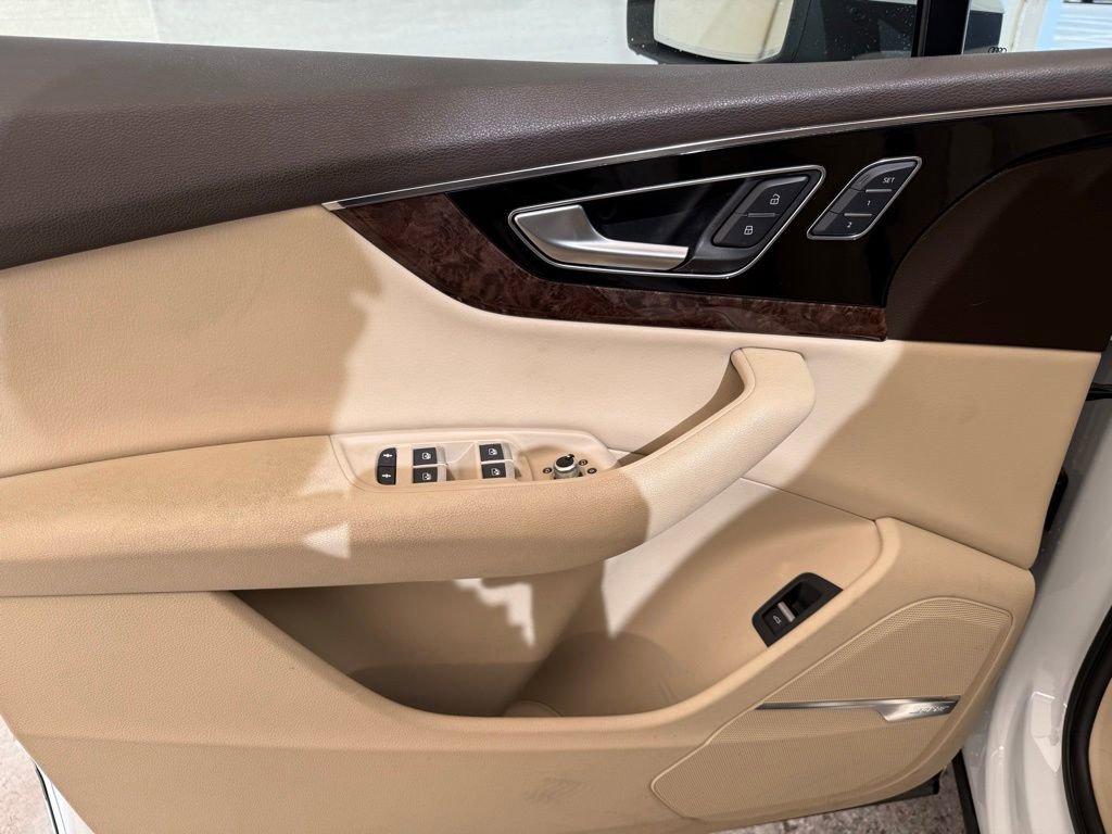 Used 2018 Audi Q7 3.0T Prestige AWD/4WD image 7