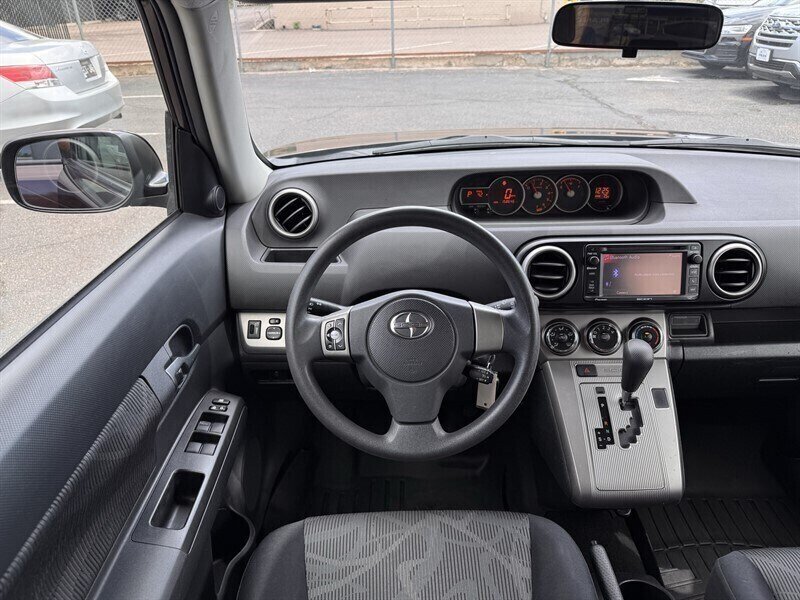 Used 2015 Scion xB FWD image 14