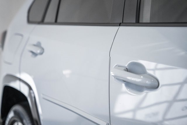 Used 2024 Toyota RAV4 SE image 16