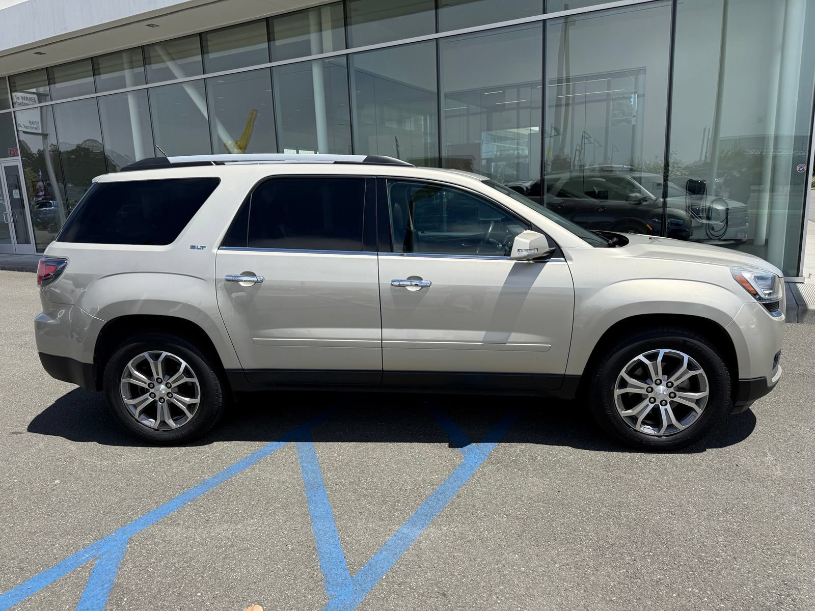 Used 2015 GMC Acadia SLT AWD/4WD image 9