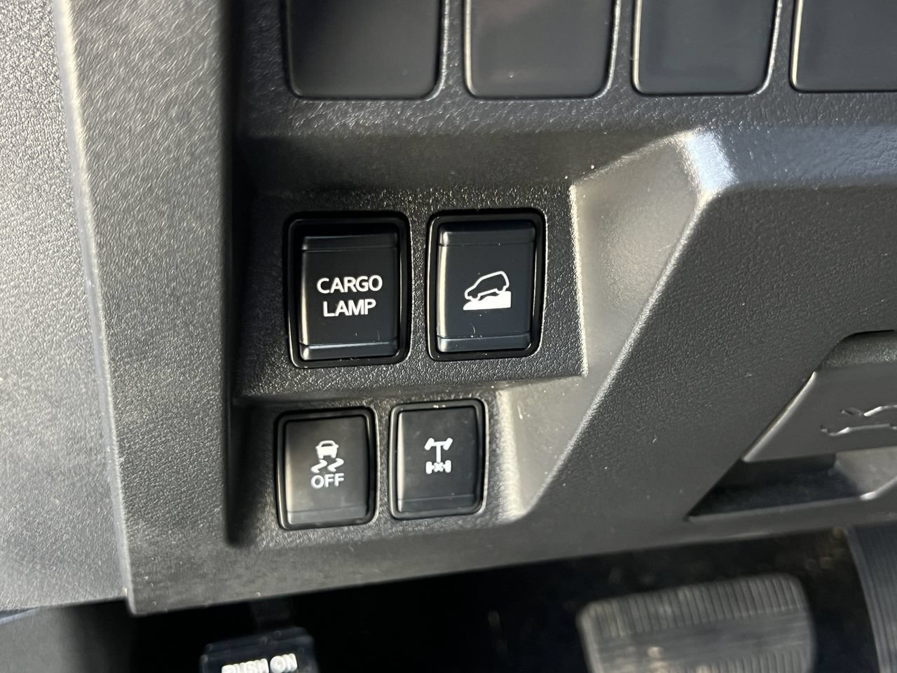 Used 2024 Nissan Frontier PRO-4X w/ Off-Road Protection Package AWD/4WD image 15