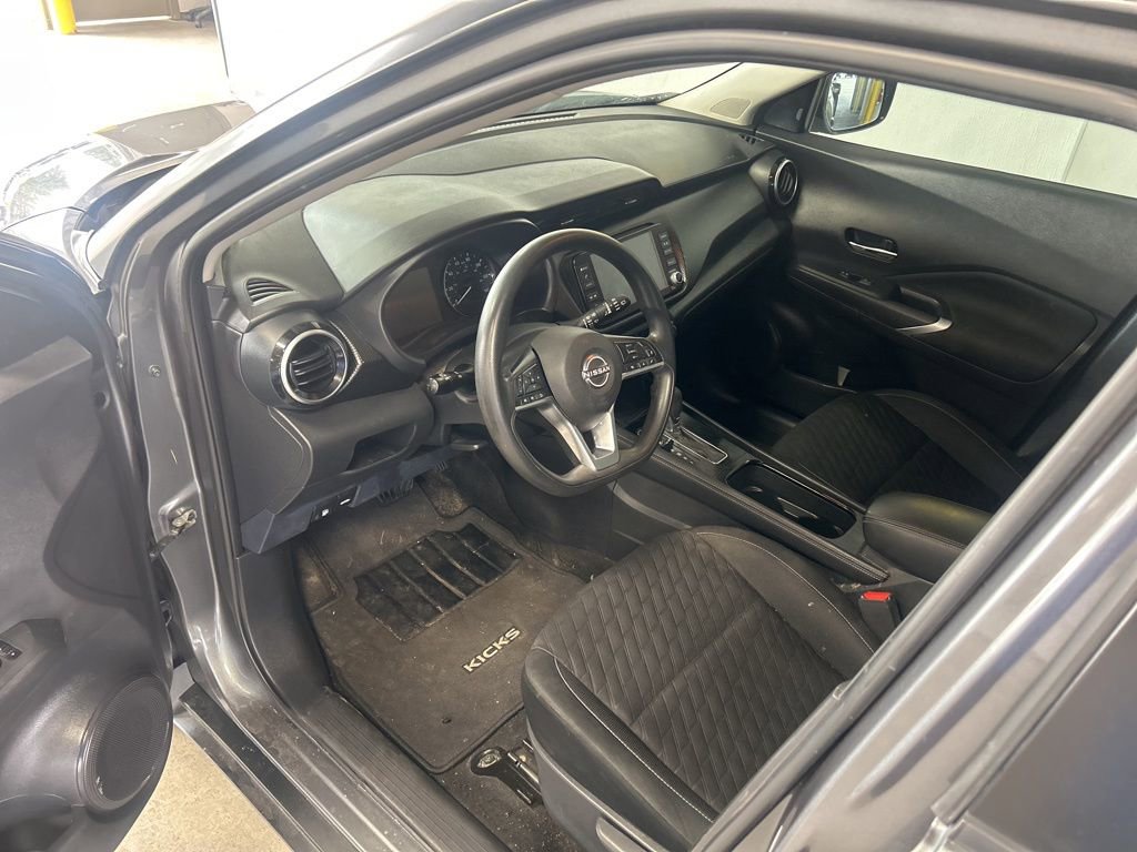 Used 2022 Nissan Kicks SV image 6