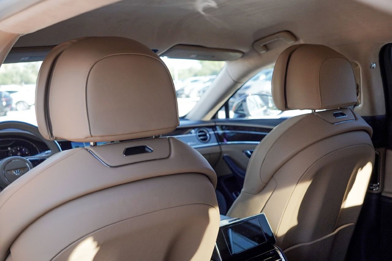 Certified 2023 Bentley Flying Spur W12 image 39