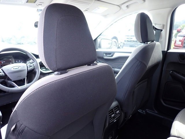 Used 2022 Ford Escape SE w/ Cold Weather Package image 16