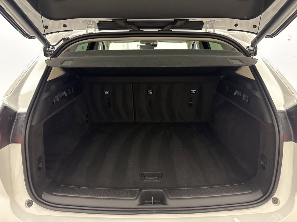 Used 2022 Buick Envision Essence w/ Technology Package I image 16