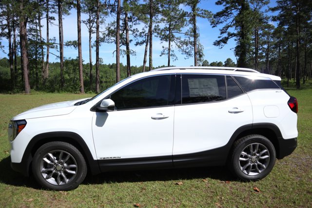 New 2024 GMC Terrain SLT