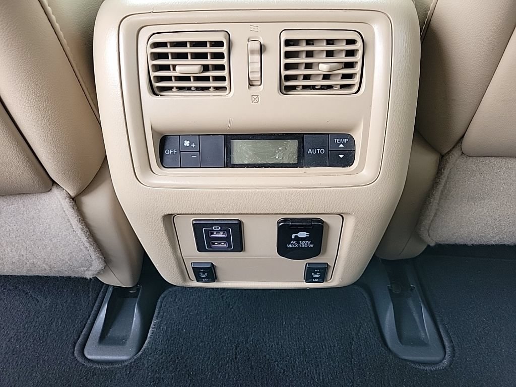 Used 2018 Nissan Pathfinder Platinum AWD/4WD image 17