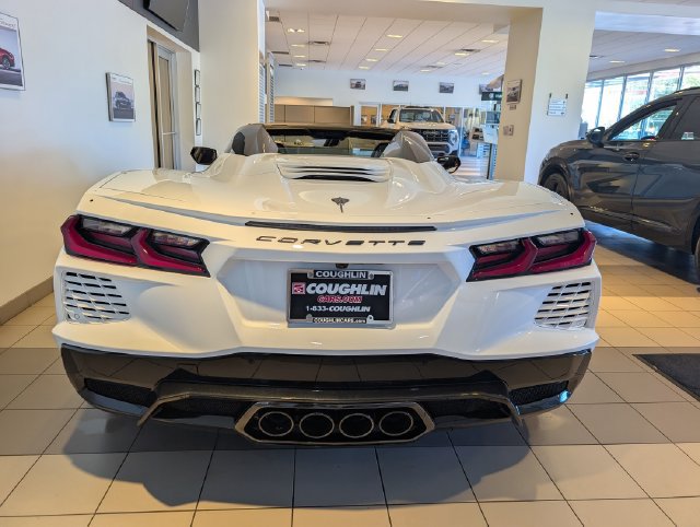 New 2027 Chevrolet Corvette Stingray Convertible w/ Stealth Interior Trim Package RWD image 5