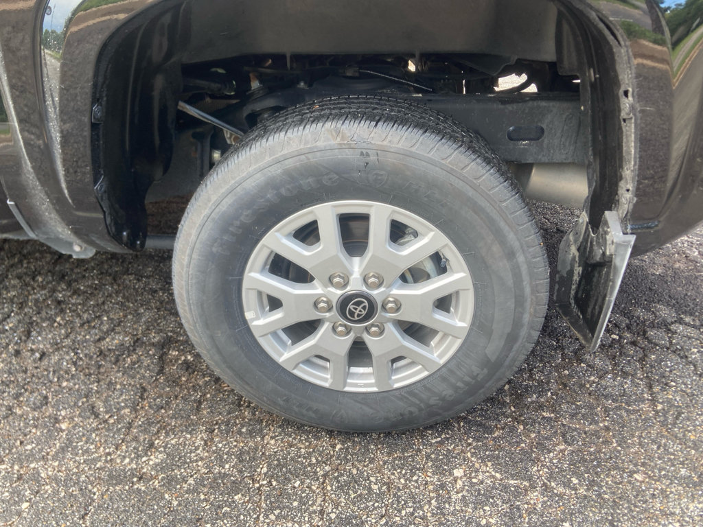 Used 2024 Toyota Tacoma SR5 AWD/4WD image 35