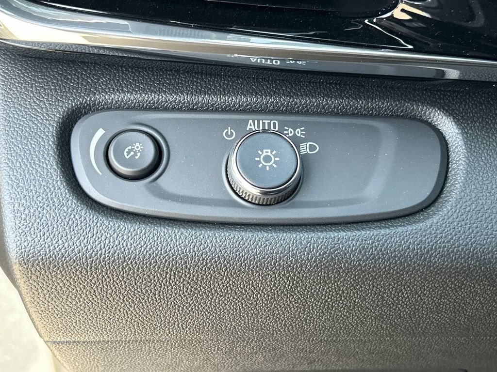 New 2026 Buick Envista Sport Touring FWD image 18