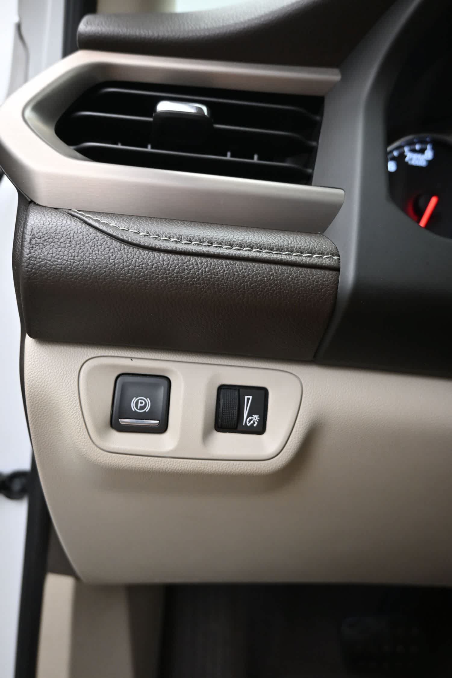 Used 2019 GMC Acadia Denali w/ Technology Package AWD/4WD image 23