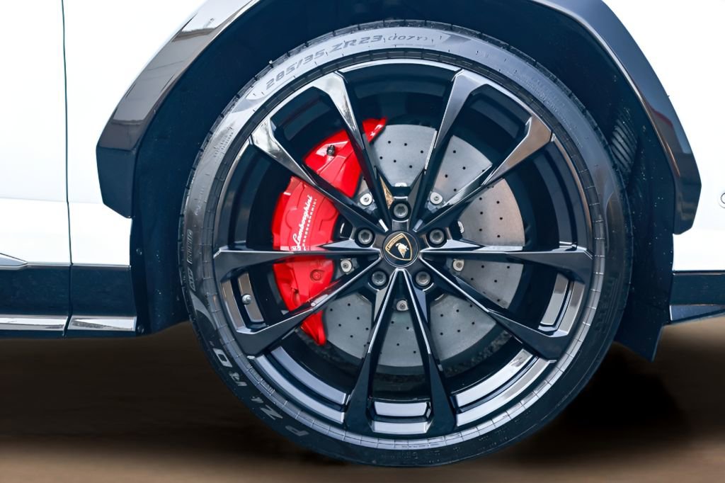 Used 2023 Lamborghini Urus S image 45
