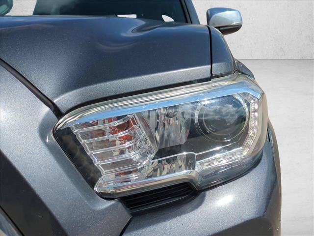 Used 2019 Toyota Tacoma Limited AWD/4WD image 4