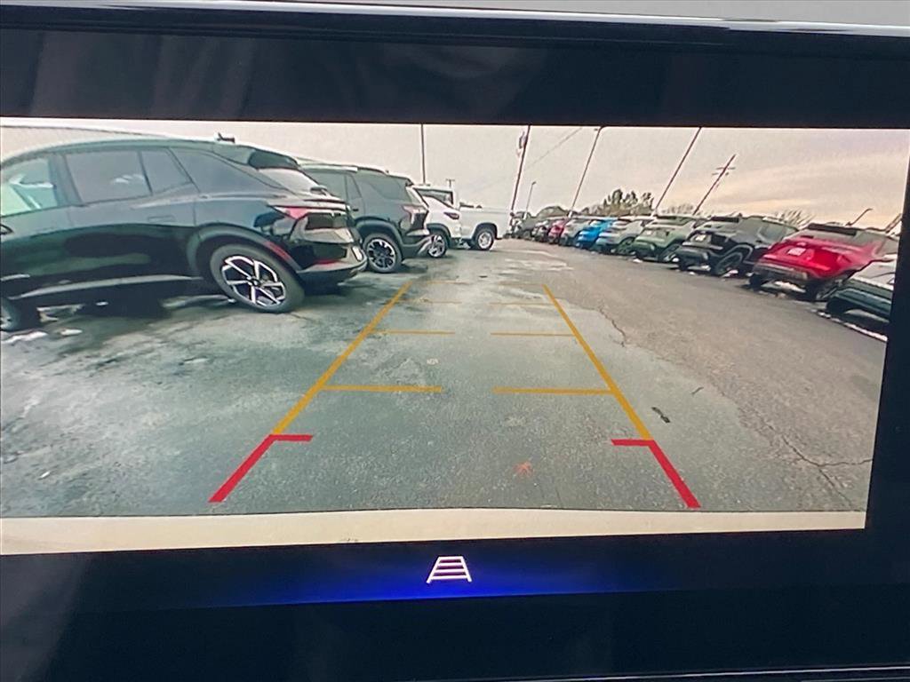 New 2026 Chevrolet Trax RS w/ Sunroof Package image 18