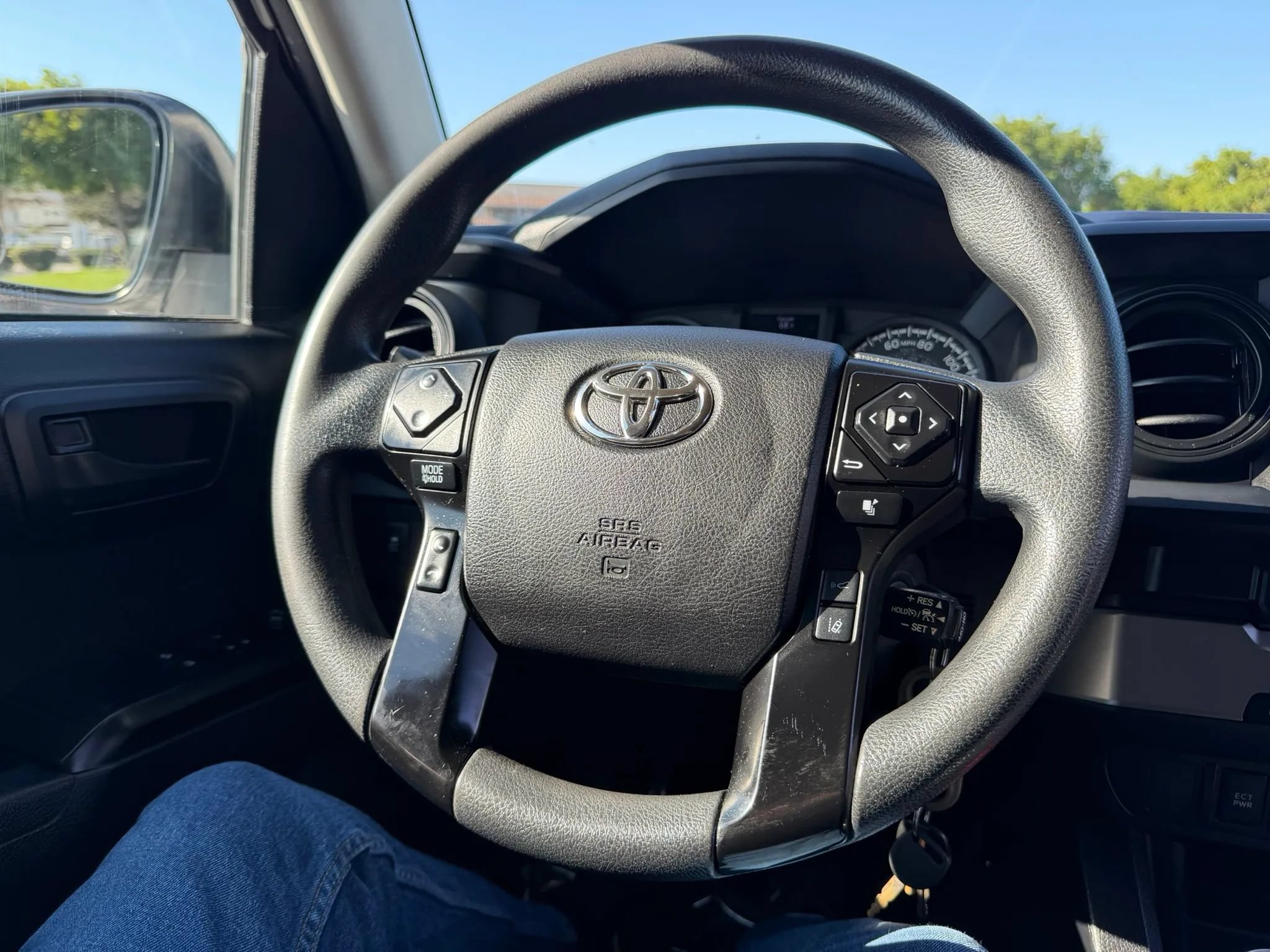 Used 2022 Toyota Tacoma SR RWD image 10