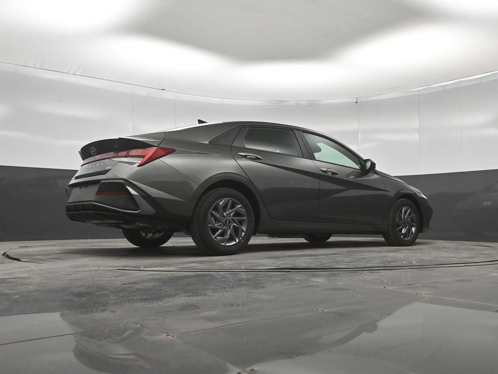 New 2026 Hyundai Elantra Hybrid FWD image 40