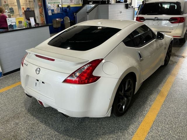 Used 2014 Nissan 370Z Touring w/ Sport Package RWD image 3