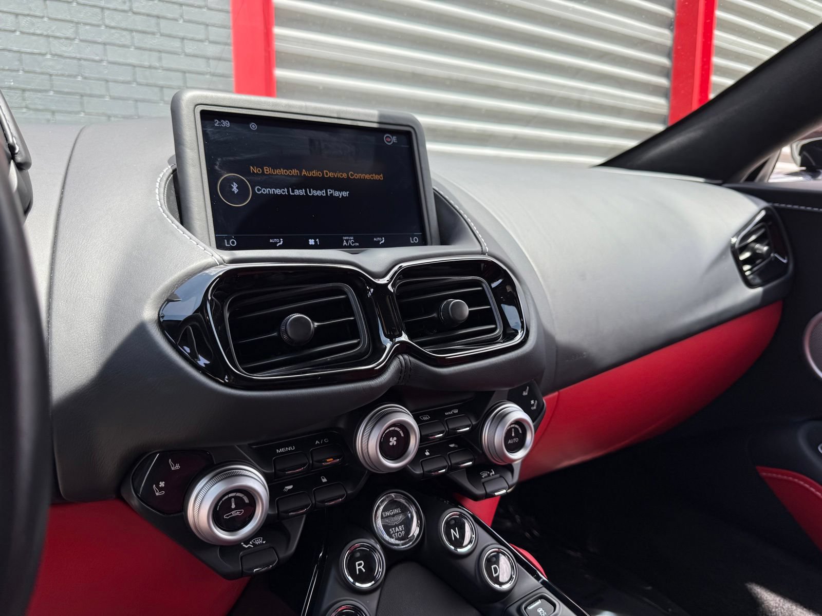 Used 2023 Aston Martin V8 Vantage Coupe RWD image 35