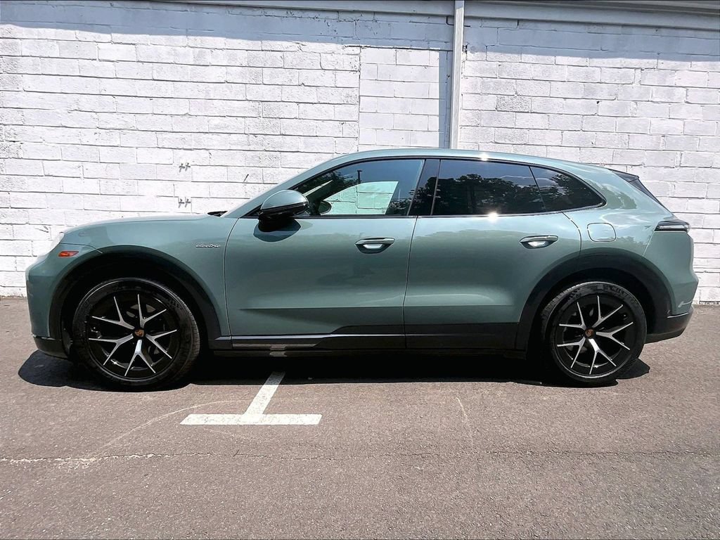 Used 2026 Porsche Cayenne Electric AWD/4WD image 2