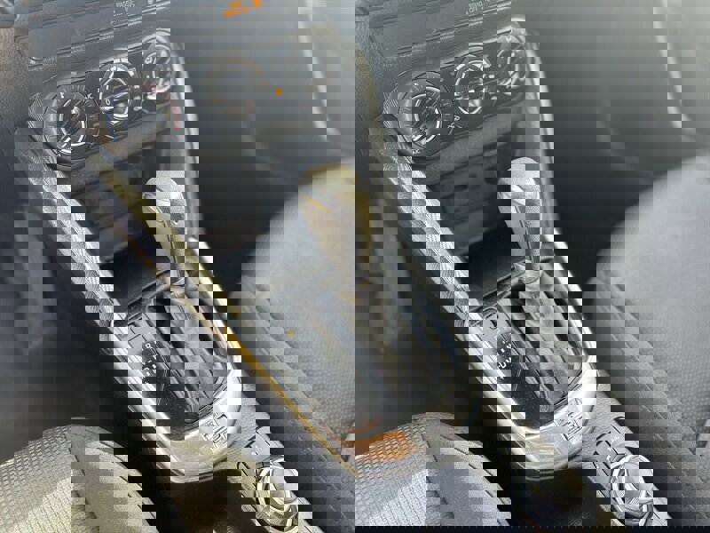 Used 2020 Toyota Yaris LE image 8