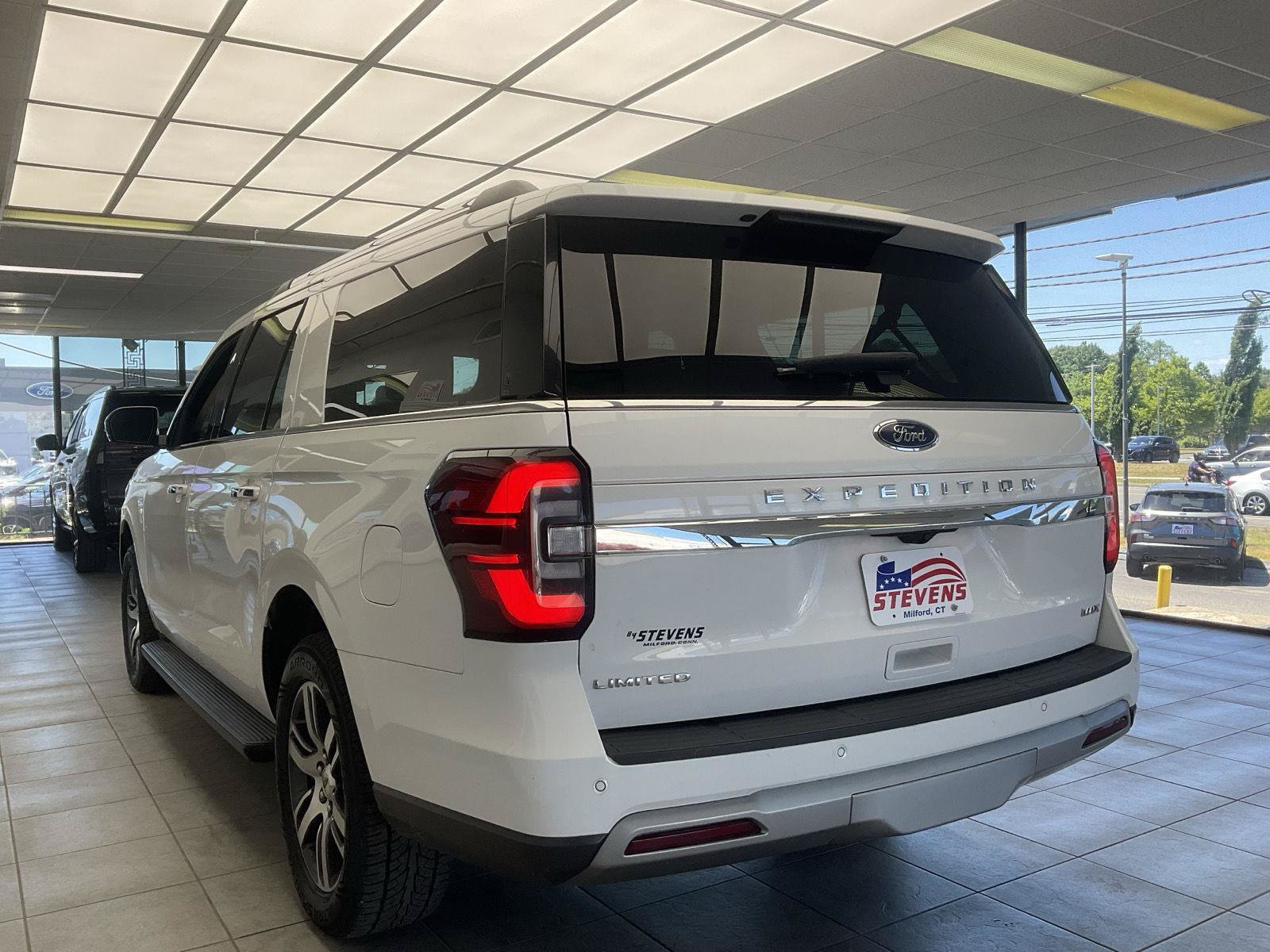 Used 2024 Ford Expedition Max Limited AWD/4WD image 7