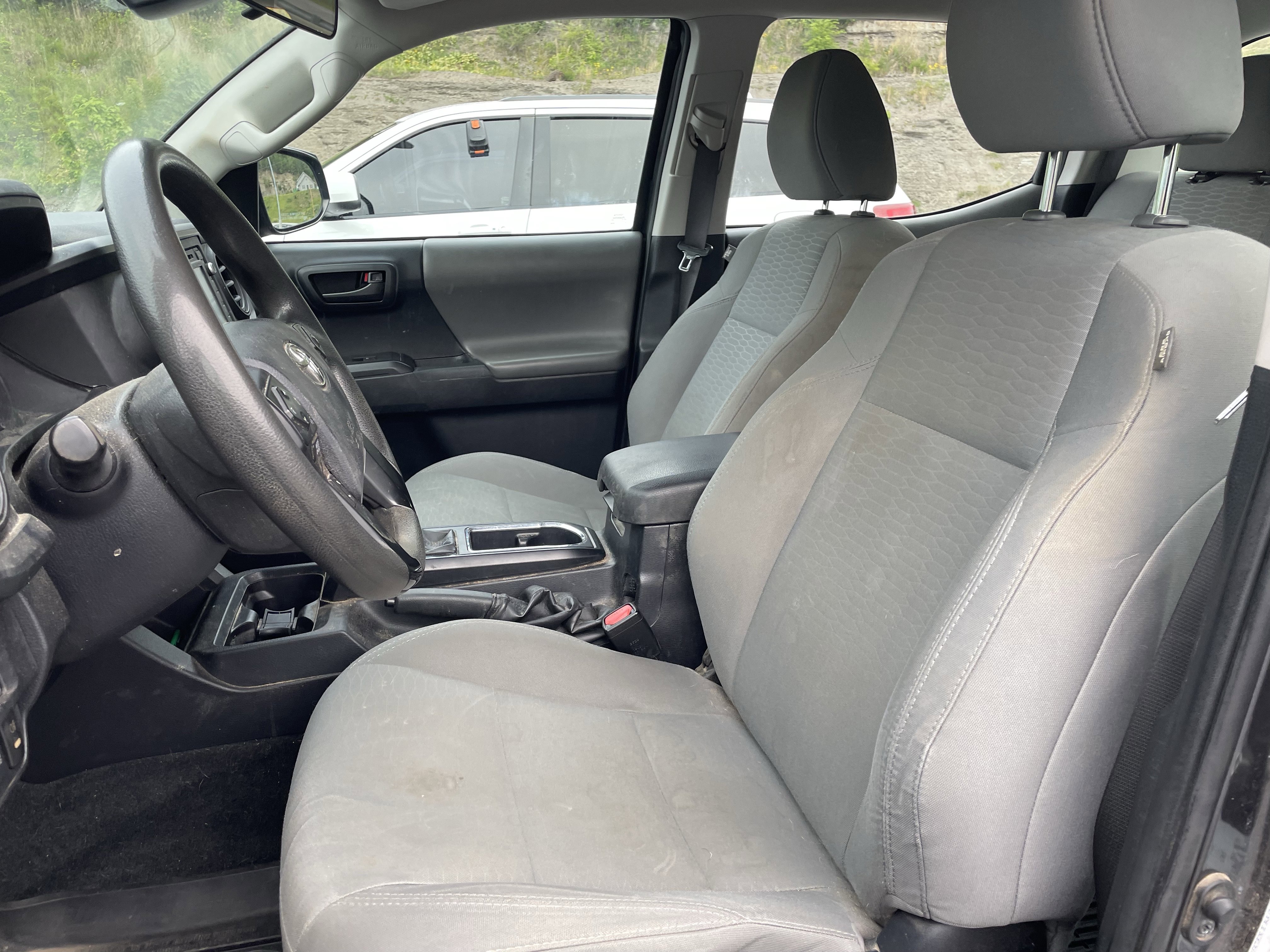 Used 2018 Toyota Tacoma SR w/ SR Convenience Package AWD/4WD image 8