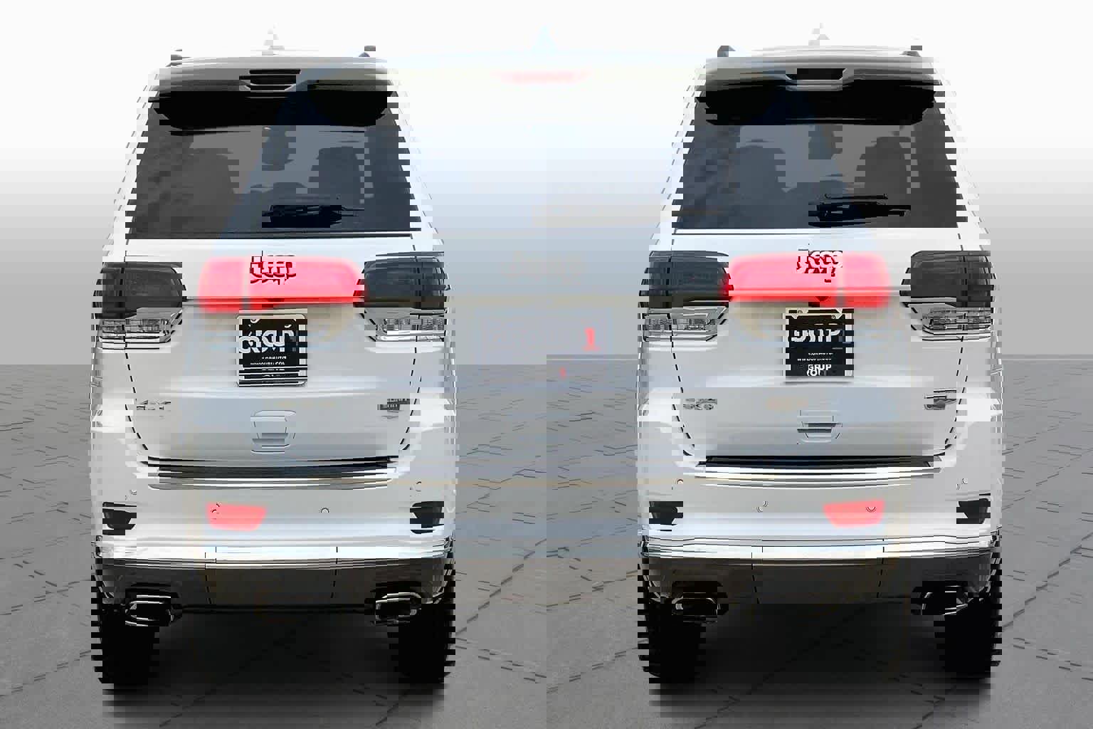 Used 2017 Jeep Grand Cherokee Summit image 4