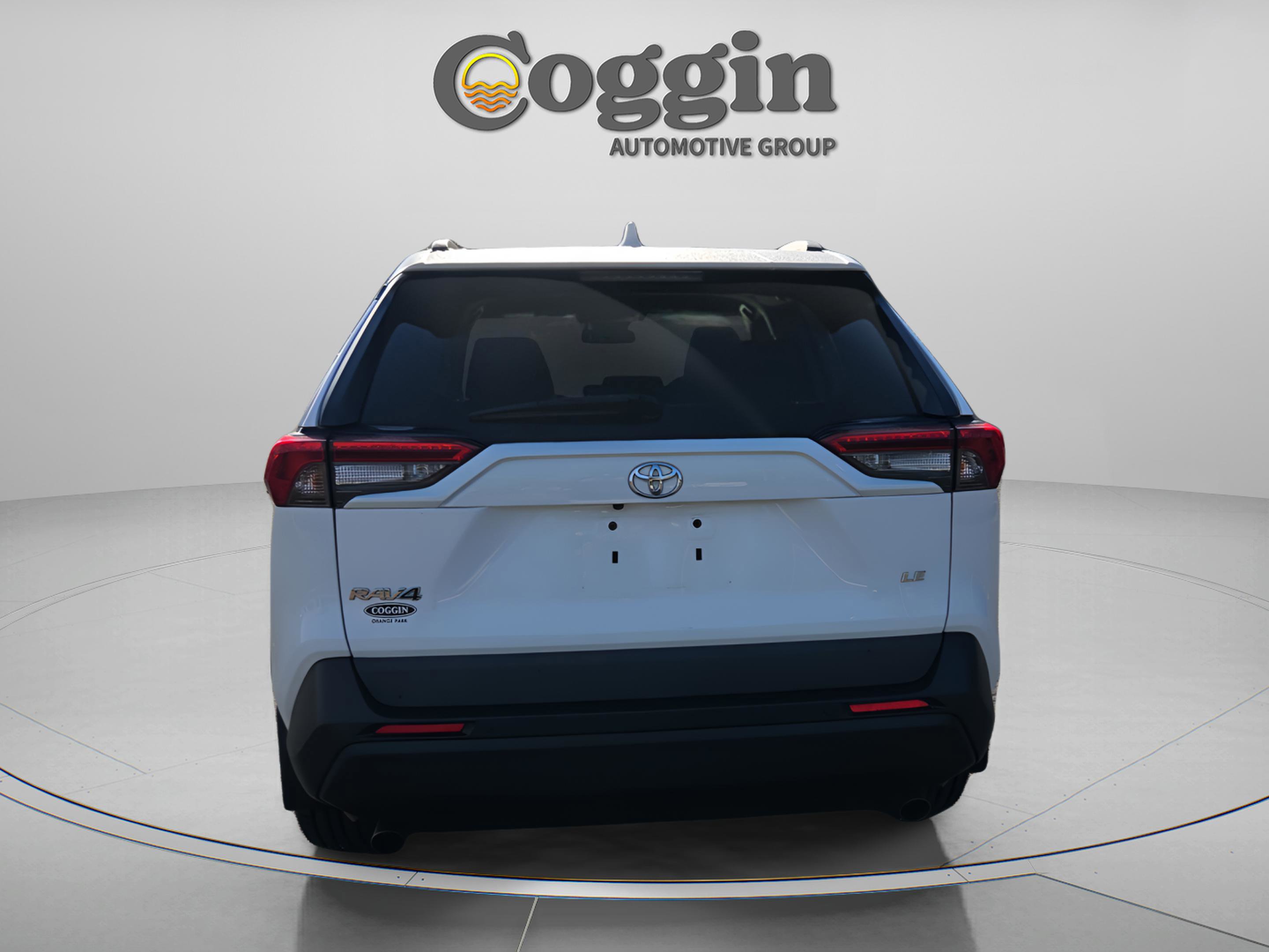 Used 2020 Toyota RAV4 LE image 5