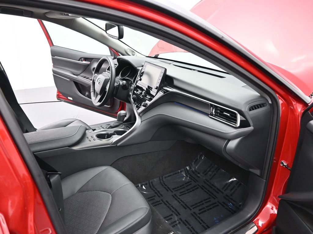 Used 2024 Toyota Camry XSE w/ Navigation Package image 20