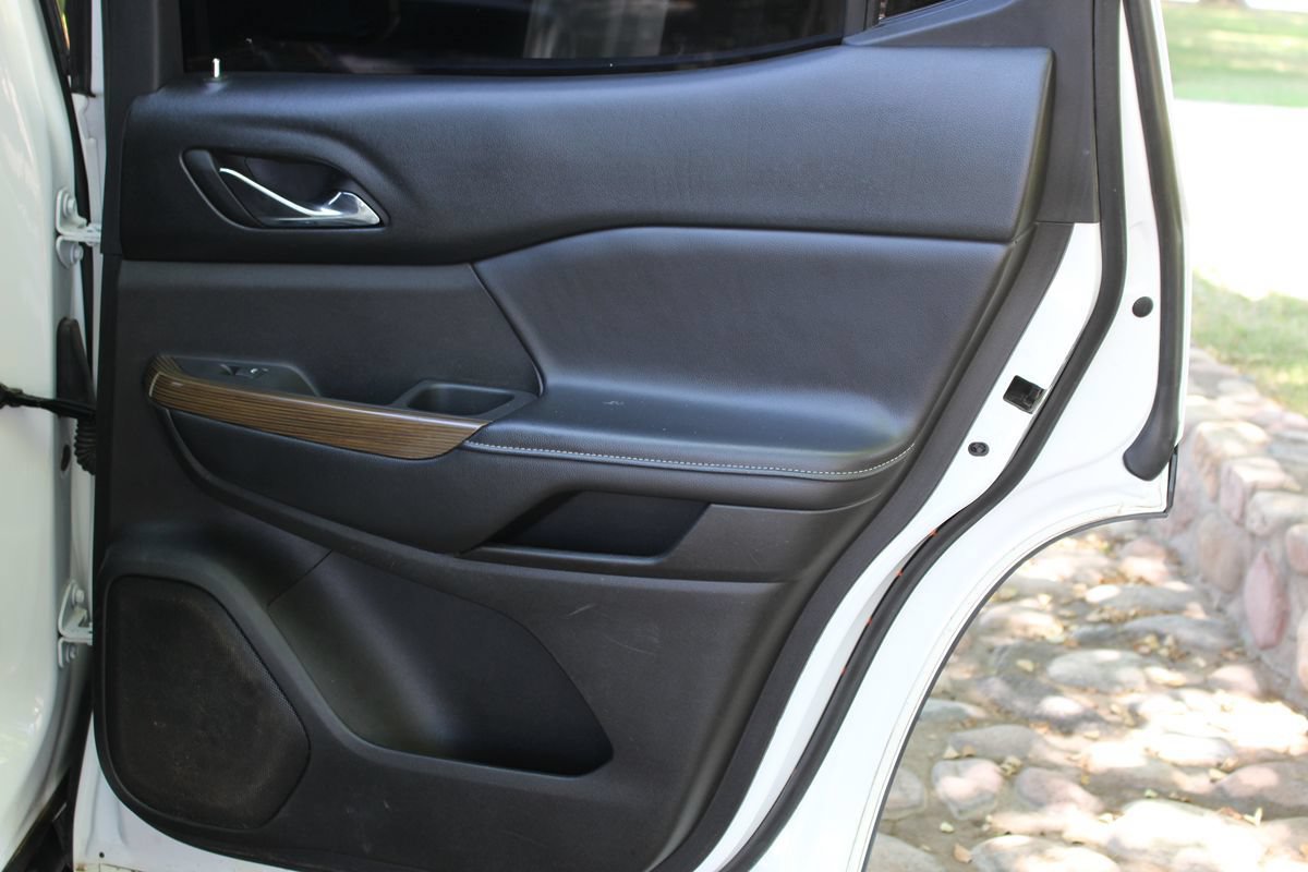 Used 2018 GMC Acadia SLE FWD image 17