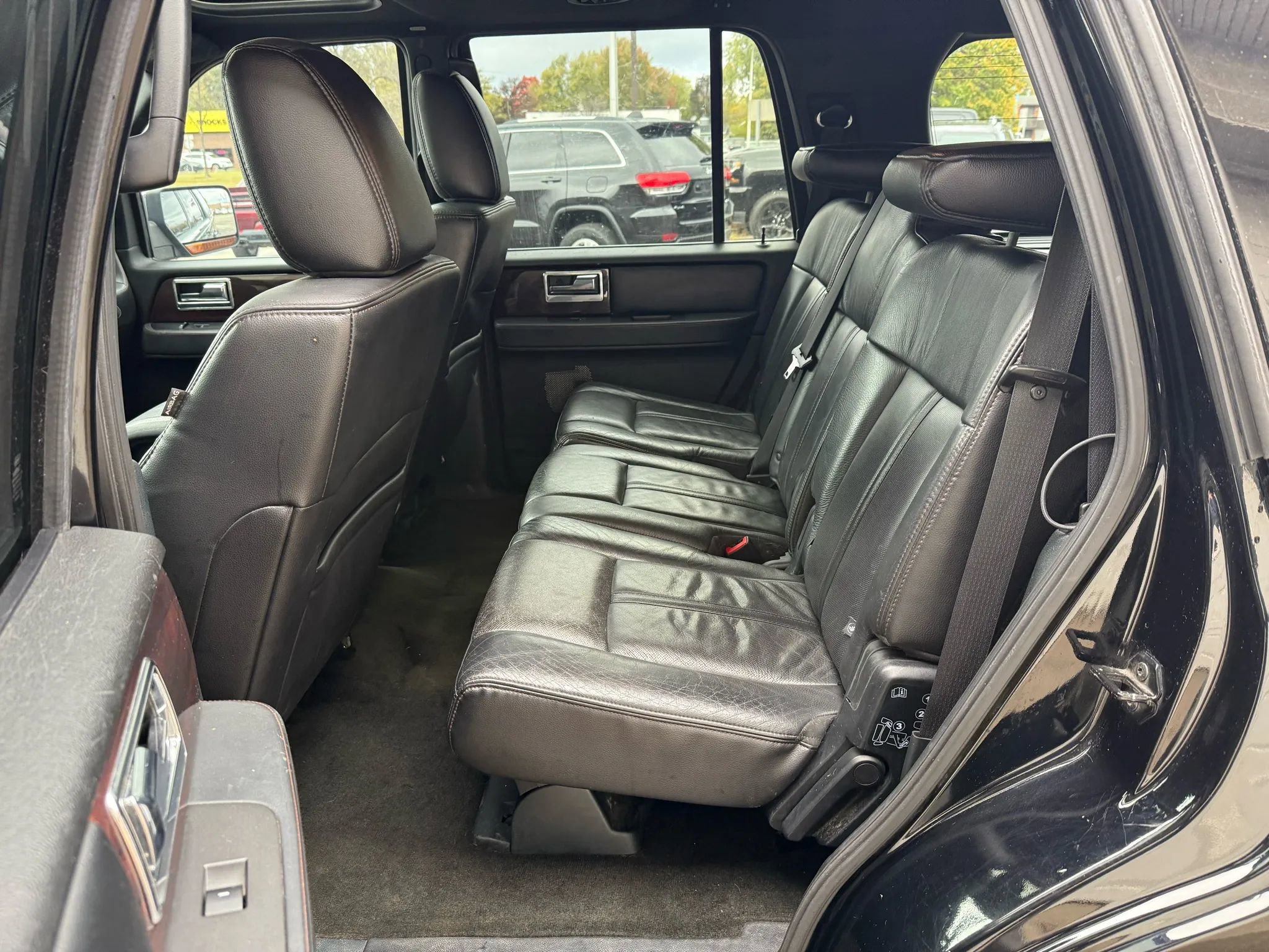 Used 2016 Lincoln Navigator Reserve image 37