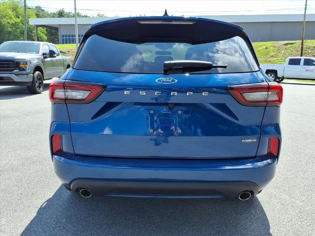Certified 2023 Ford Escape ST-Line Select AWD/4WD image 3